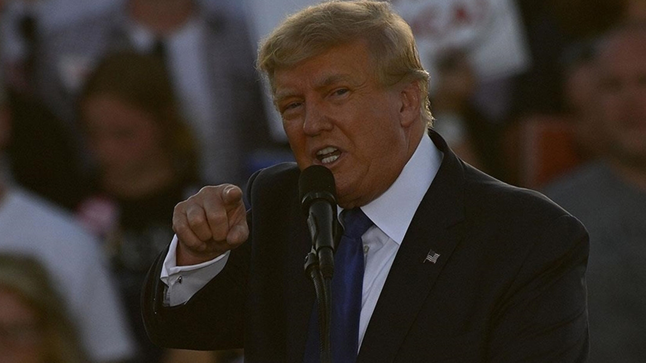 Donald Trump'tan 2024 başkanlık seçimleri için ilk miting: "Son savaş"