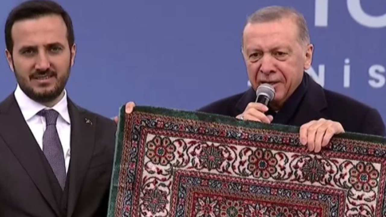 Erdoğan'dan Kılıçdaroğlu'na seccade tepkisi: "İnşallah şükür namazını bu seccadede kılabiliriz"