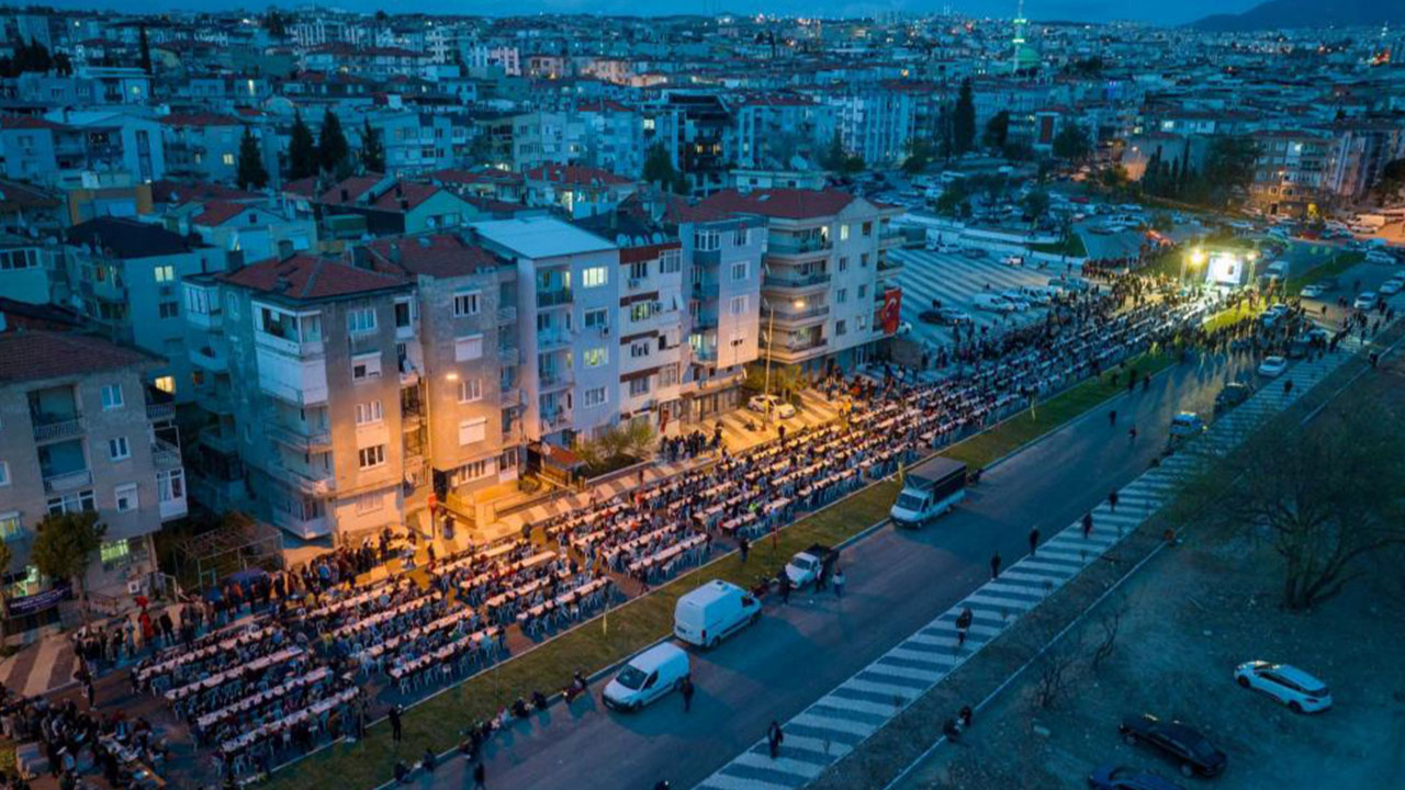 İzmir Buca'da cezaevi yolu nihayet ulaşıma açıldı
