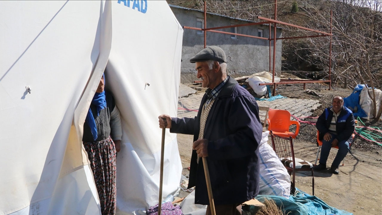 Depremde 14 canın kaybedildiği kahvehaneden tek kurtulan kişi oldu