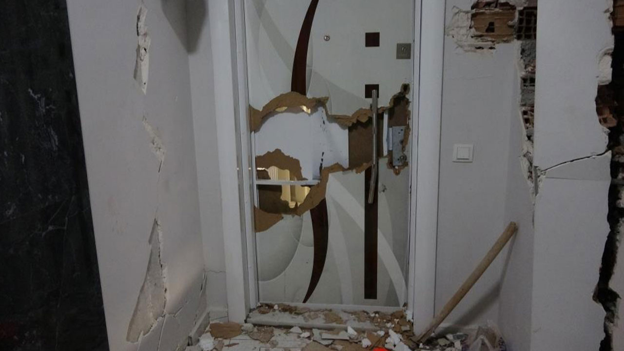 Deprem bölgesinde terk edilen evlere hırsızlar dadandı