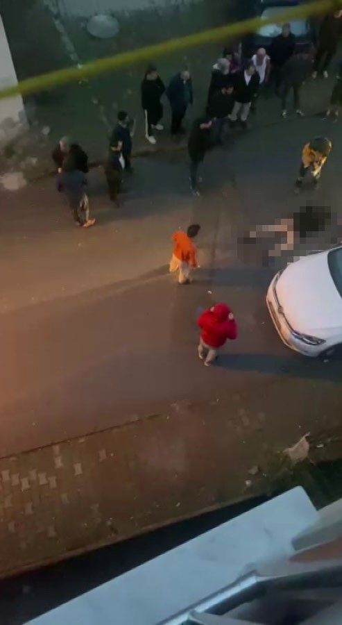 İstanbul'da sokak ortasında kanlı infaz: 8 el ateş etti