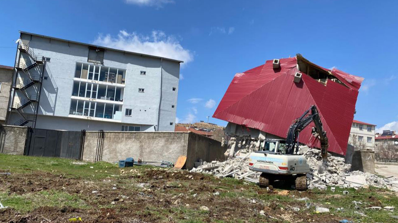 Adana Tufanbeyli'de 79 bina depremde hasar aldığı için yıkılacak
