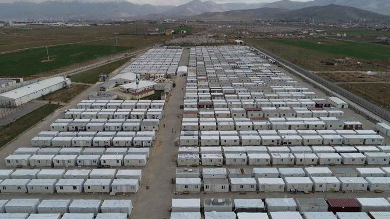 Deprem bölgelerinde kaç çadır kent ve konteyner kent kuruldu?