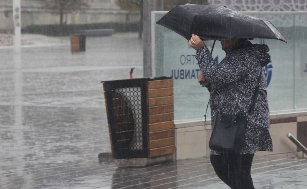 Bu saate çok dikkat edin: İstanbul'a kuvvetli yağış geliyor! Meteoroloji uzmanları uyardı