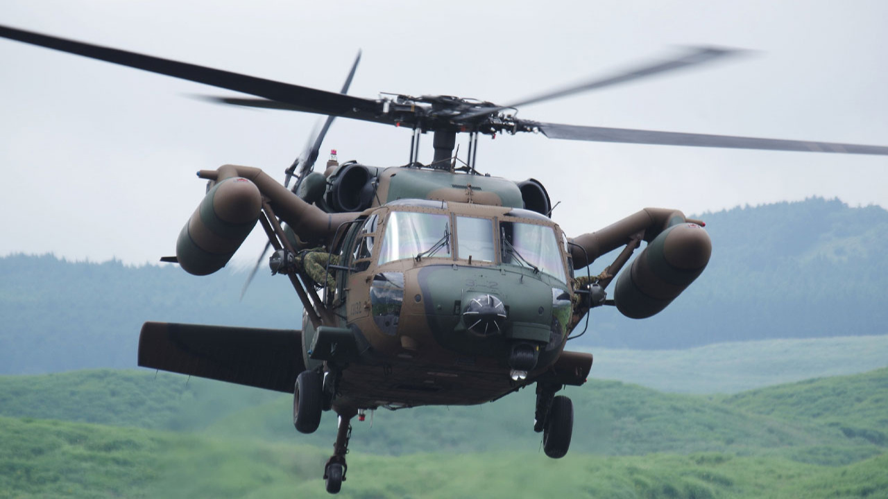 Japonya'da askeri helikopter kayboldu. 10 kişi kayıp