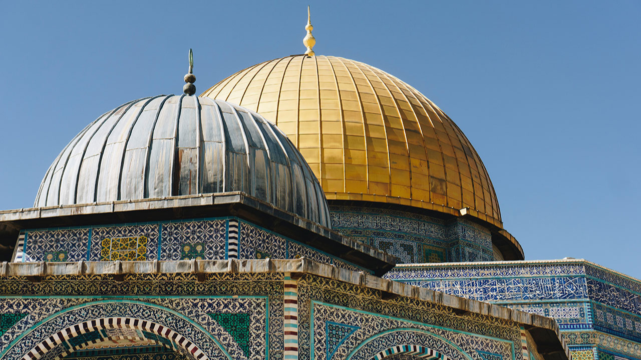 İsrail'e rağmen Mescid-i Aksa’da 130 bin Müslüman Cuma namazı kıldı