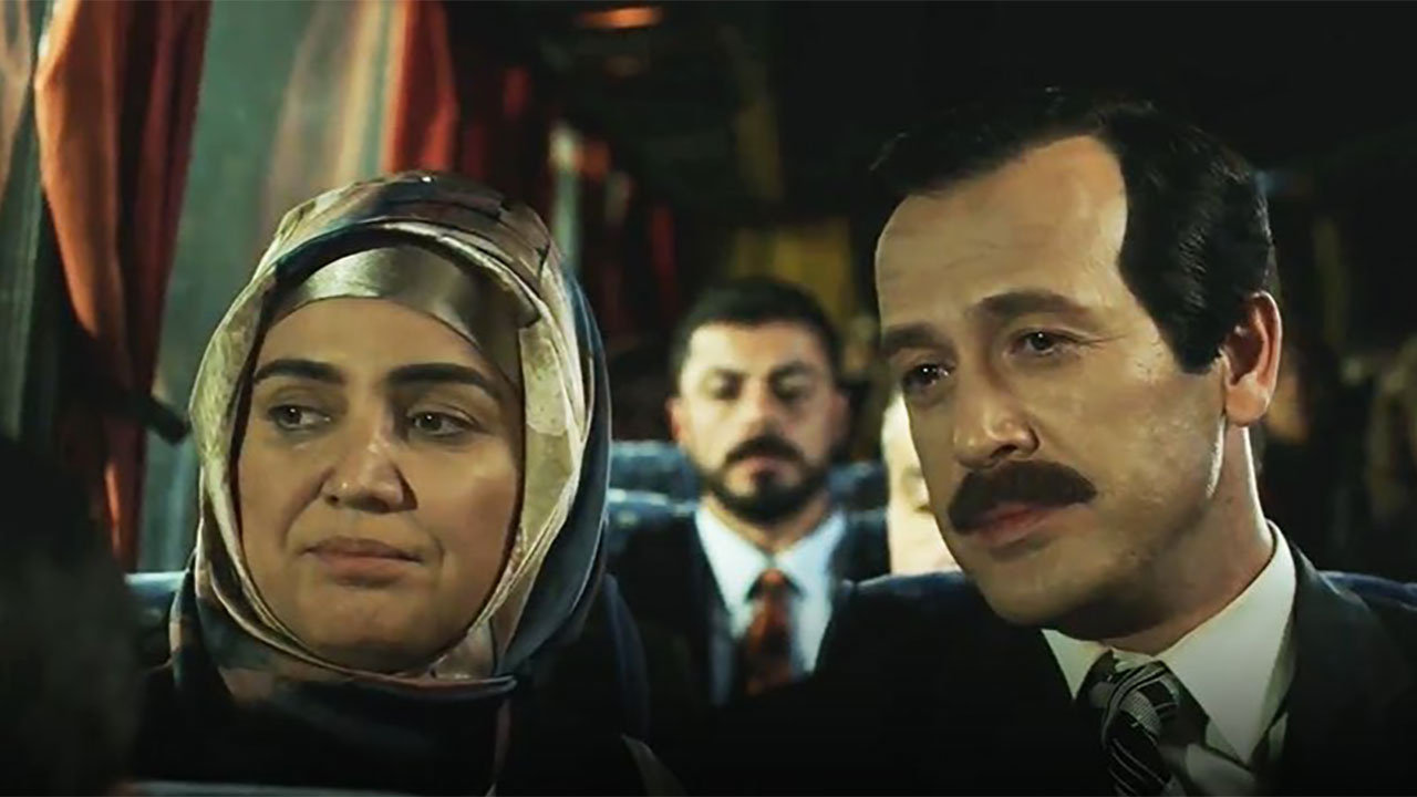 Reis filminde Emine Erdoğan'ı oynayan Özlem Balcı MHP'den 1. sıra adayı oldu