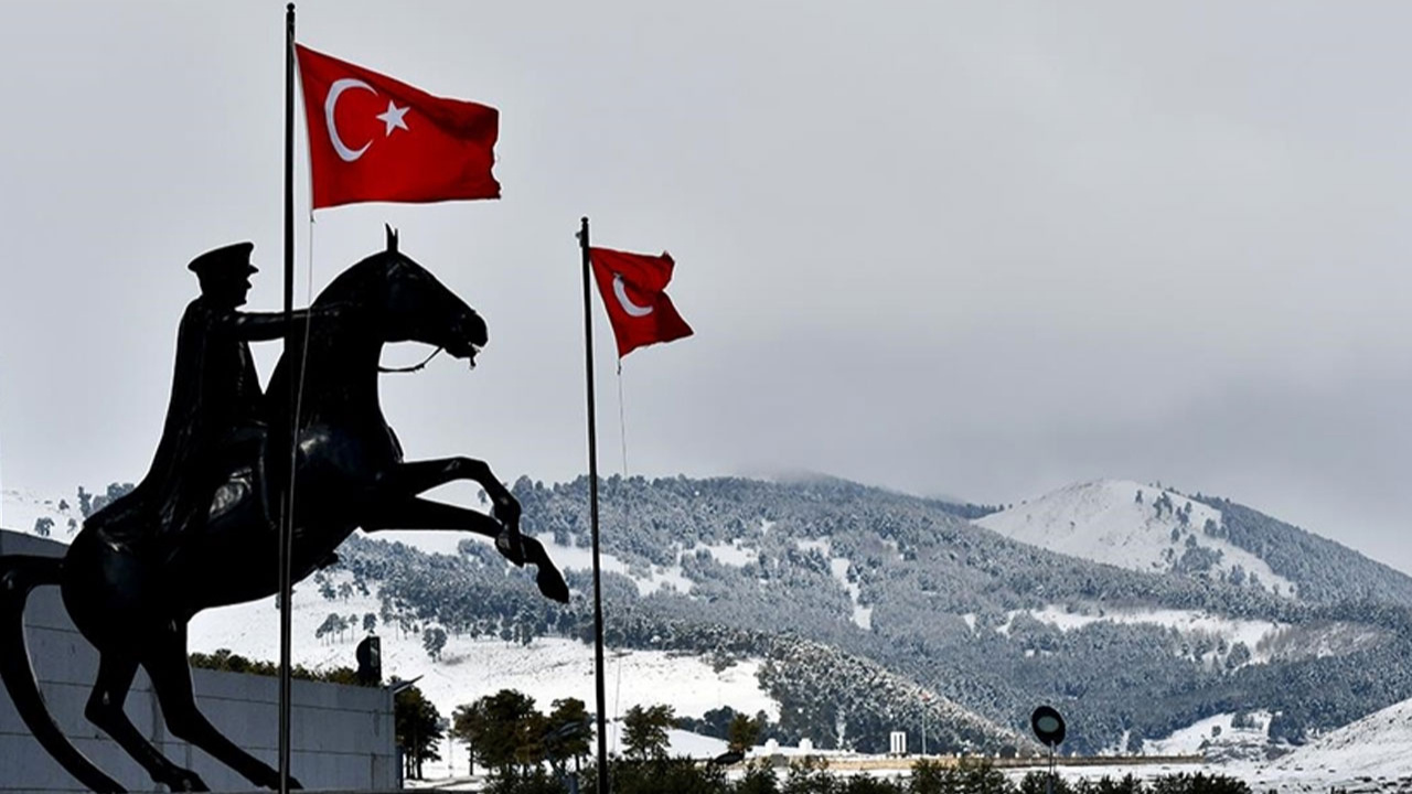 Erzurum, Kars ve Ardahan'a ilkbaharda beyaza büründü