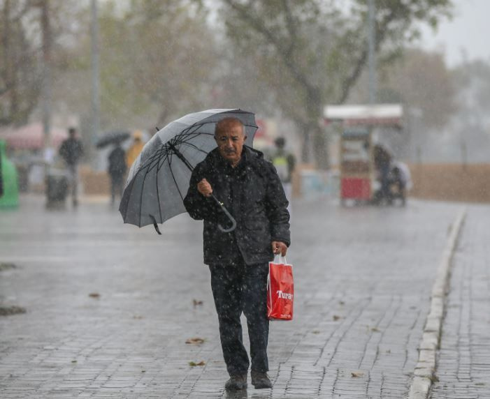 İstanbul'da 48 saat sürecek, bugün yurdun tamamında! Meteoroloji: 15 ilde kuvvetli yağış bekleniyor