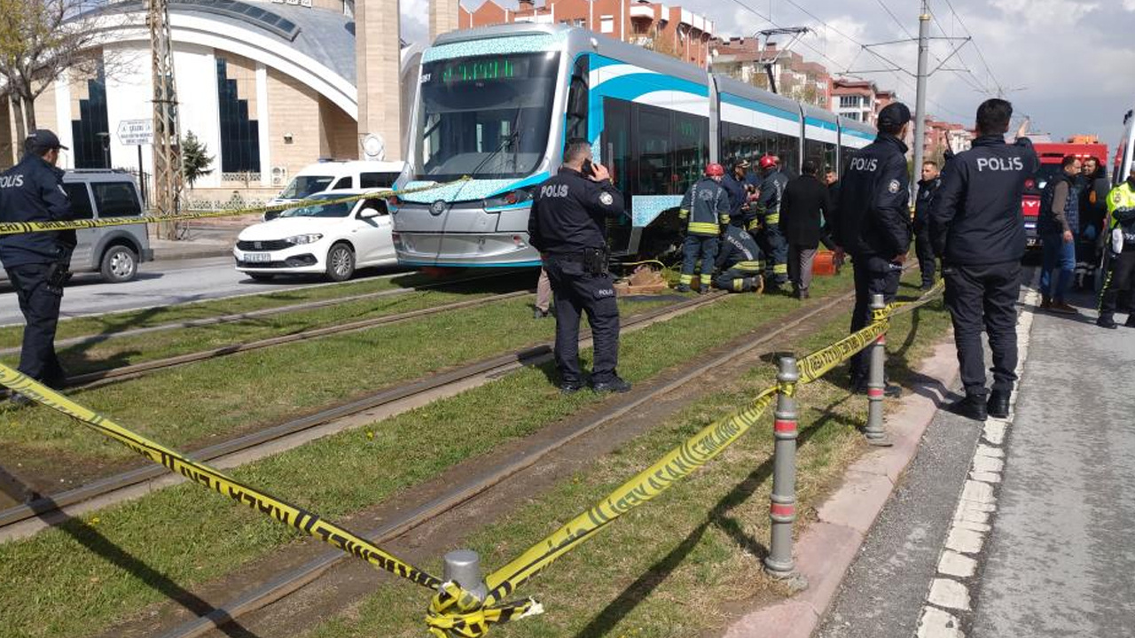Konya'da feci olay! Çocuğuyla tramvayın altında kalan anne öldü