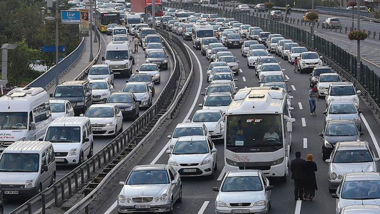 Trafik sigortası priminde yeni dönem! 26 milyon araç sahibini ilgilendiriyor 1 Mayıs'tan itibaren başlıyor