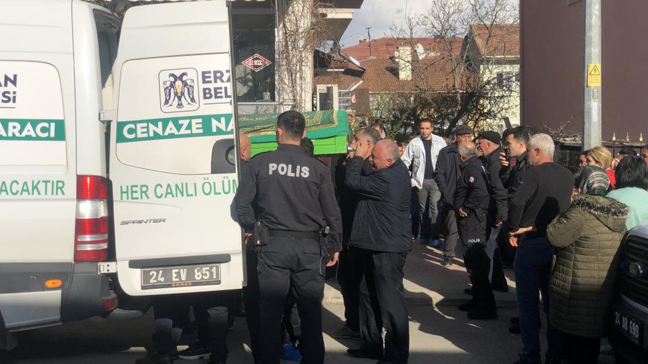 Erzincan’da korkunç olay! Kadın öğretmen evde iple asılmış halde bulundu