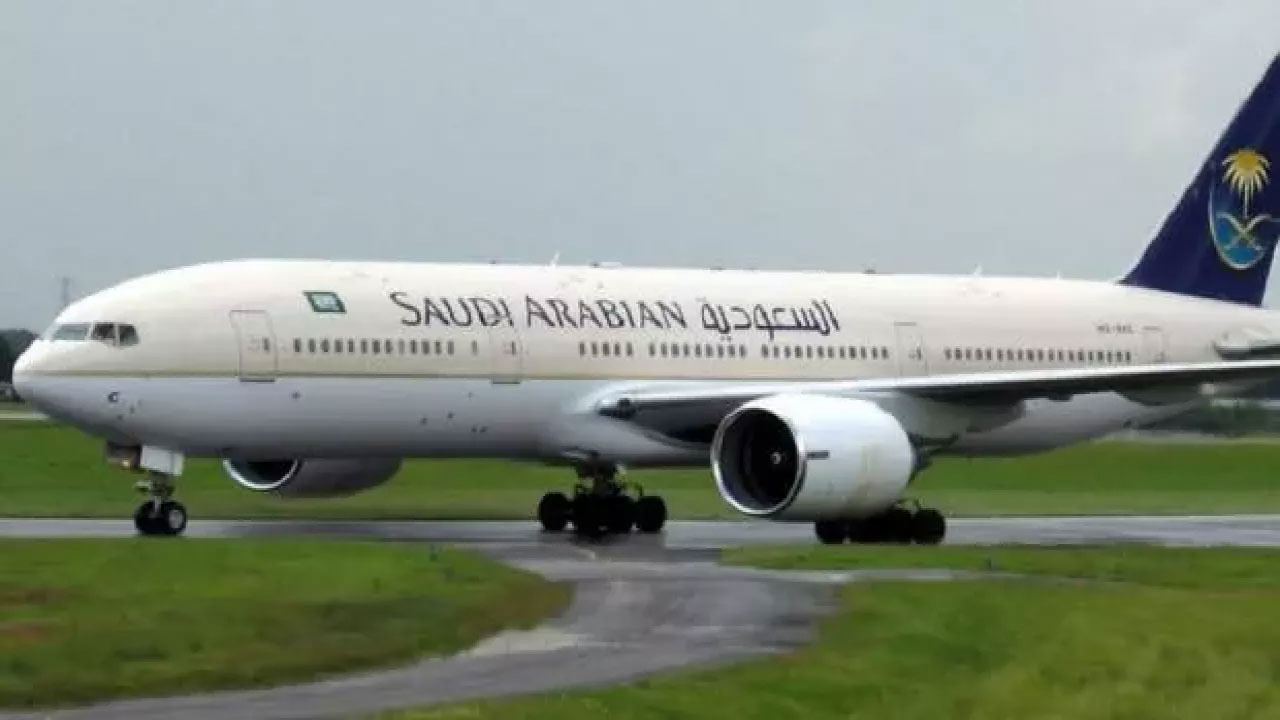 Suudi Arabistan uçağı saldırıya uğradı! Uçuşlar askıya alındı