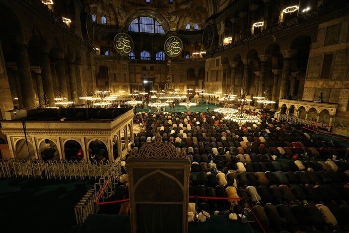 Ayasofya Camisi'nde Kadir Gecesi idrak edildi