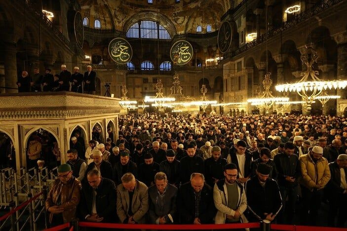 Ayasofya Camisi'nde Kadir Gecesi idrak edildi