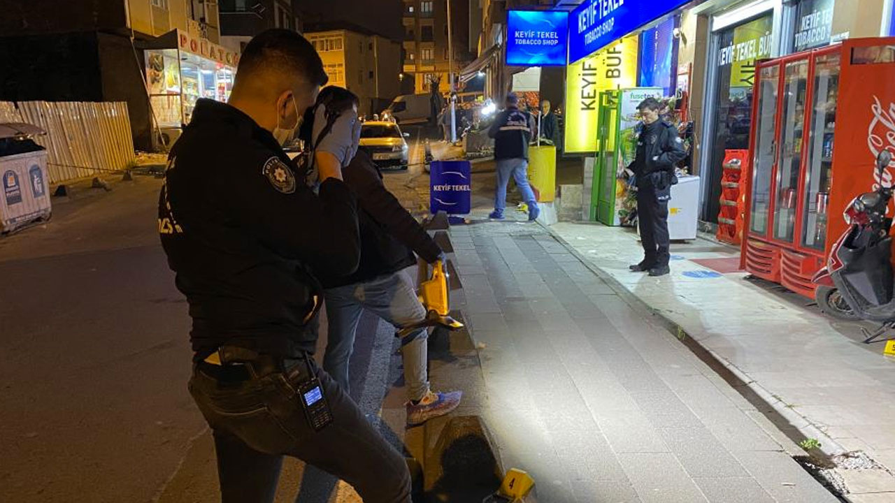 Çekmeköy'de tekel bayi önünde silahlı çatışma 30-40 el ateş edildi