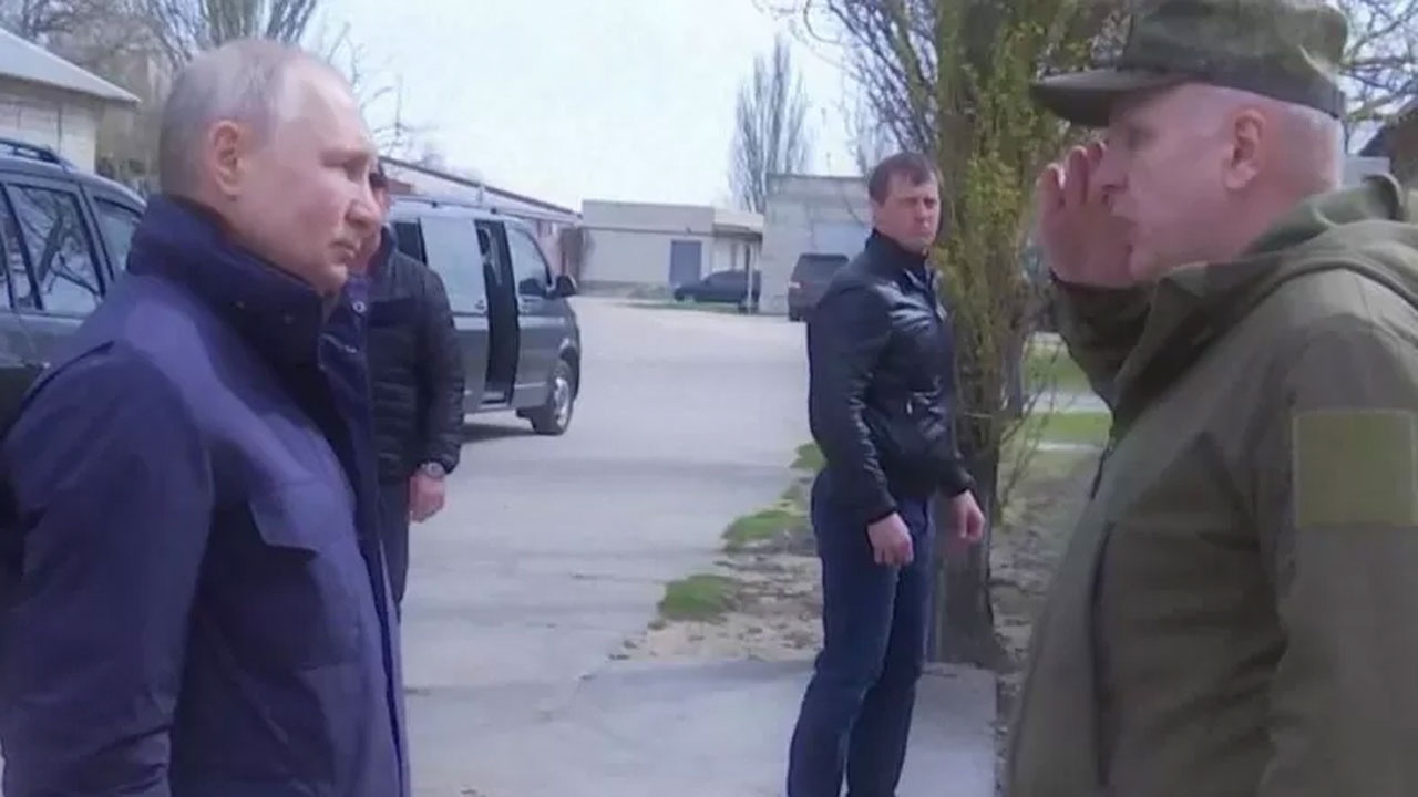 Putin, Rusya'nın Ukrayna'da işgal ettiği bölgelerden Herson'a gitti