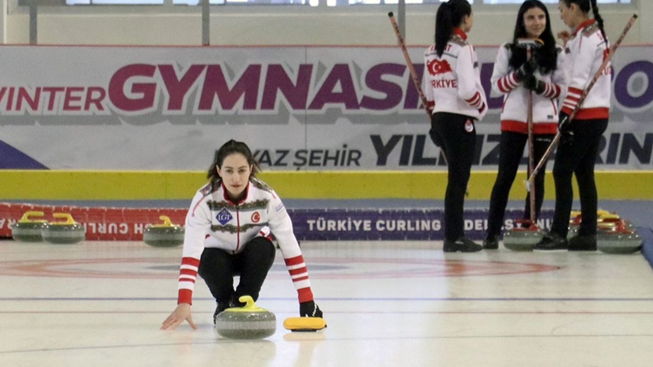 Kadın Curling Milli Takımı'nda hedef olimpiyatlar