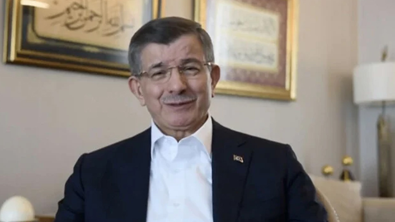 Kılıçdaroğlu'nun 'Alevi' videosunun ardından Ahmet Davutoğlu'ndan 'Sünni' videosu