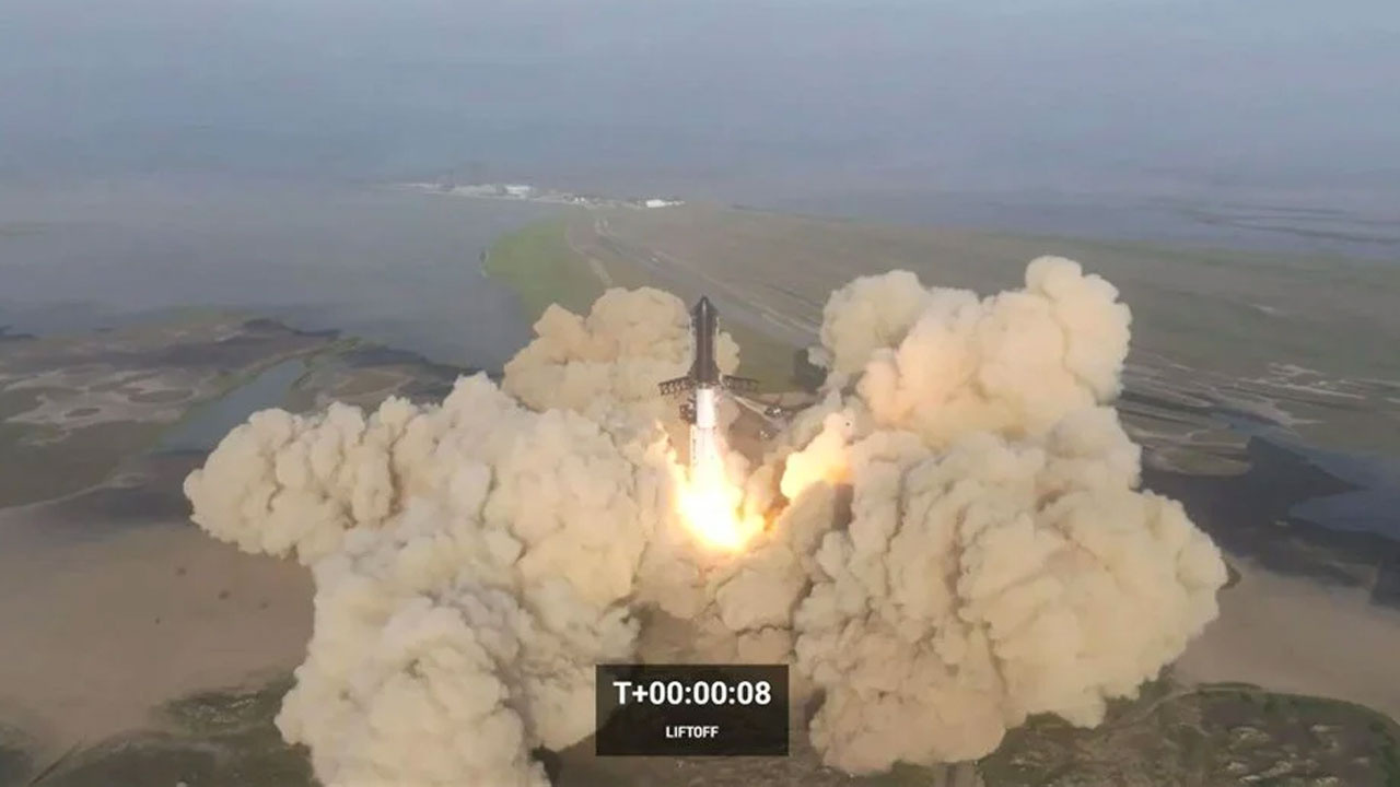 Elon Musk'ın 3 milyar dolarlık roketi fırlatmadan 4 dakika sonra patladı