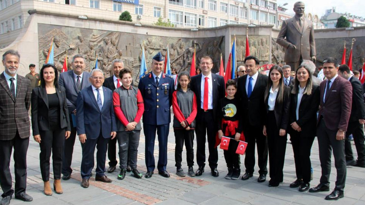 Kayseri'de 23 Nisan Ulusal Egemenlik ve Çocuk Bayramı kutlaması