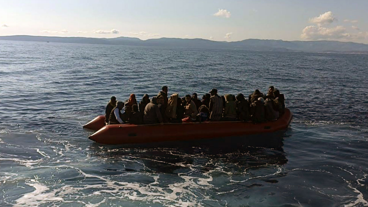 Yunanistan'ın ölüme ittiği 101 göçmen, Sahil Güvenlik tarafından kurtarıldı