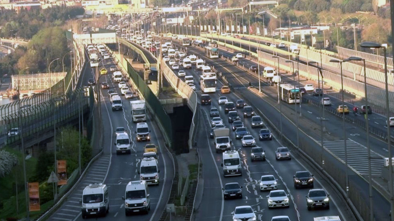 İstanbul'da haftanın ilk iş günü trafik çok yoğun