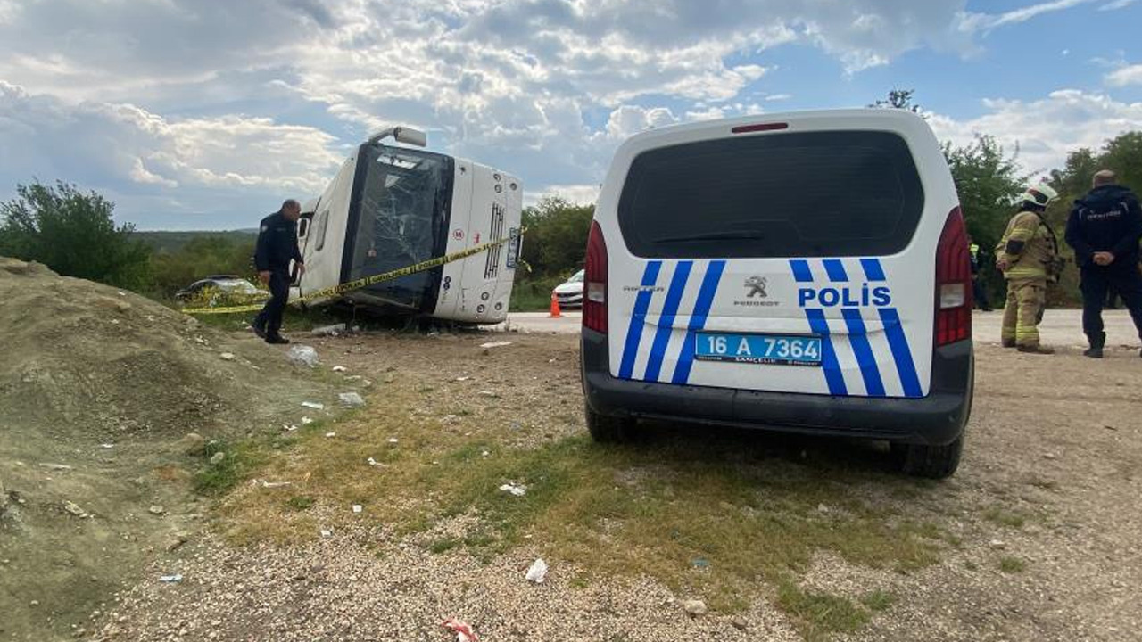 Bursa'da öğrenci servisi ile hafriyat kamyonu çarpıştı! Çok sayıda yaralı var