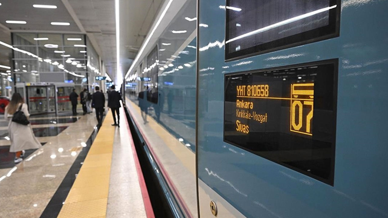 Ankara-Sivas Hızlı Treni ilk seferi için yola çıktı 12 saatlik demiryolu seyahat 2 saate indi