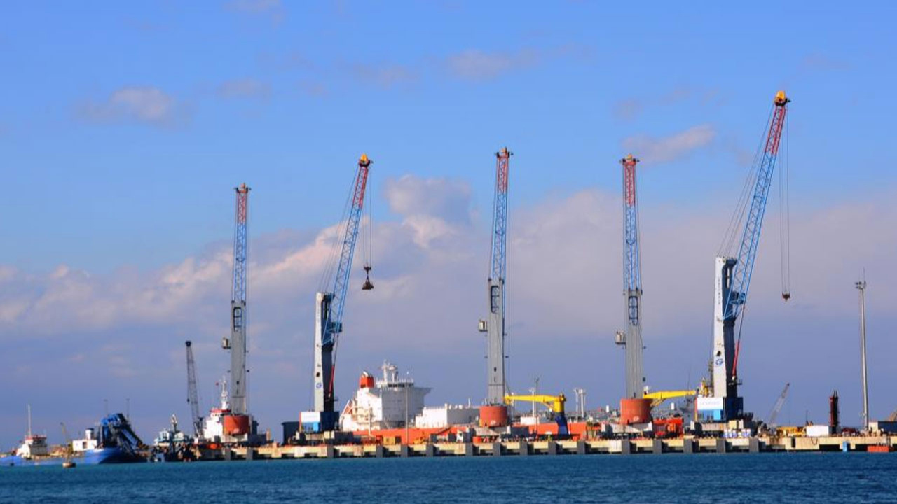 İzmir Aliağa limanları ilk çeyrekte rekor kırdı