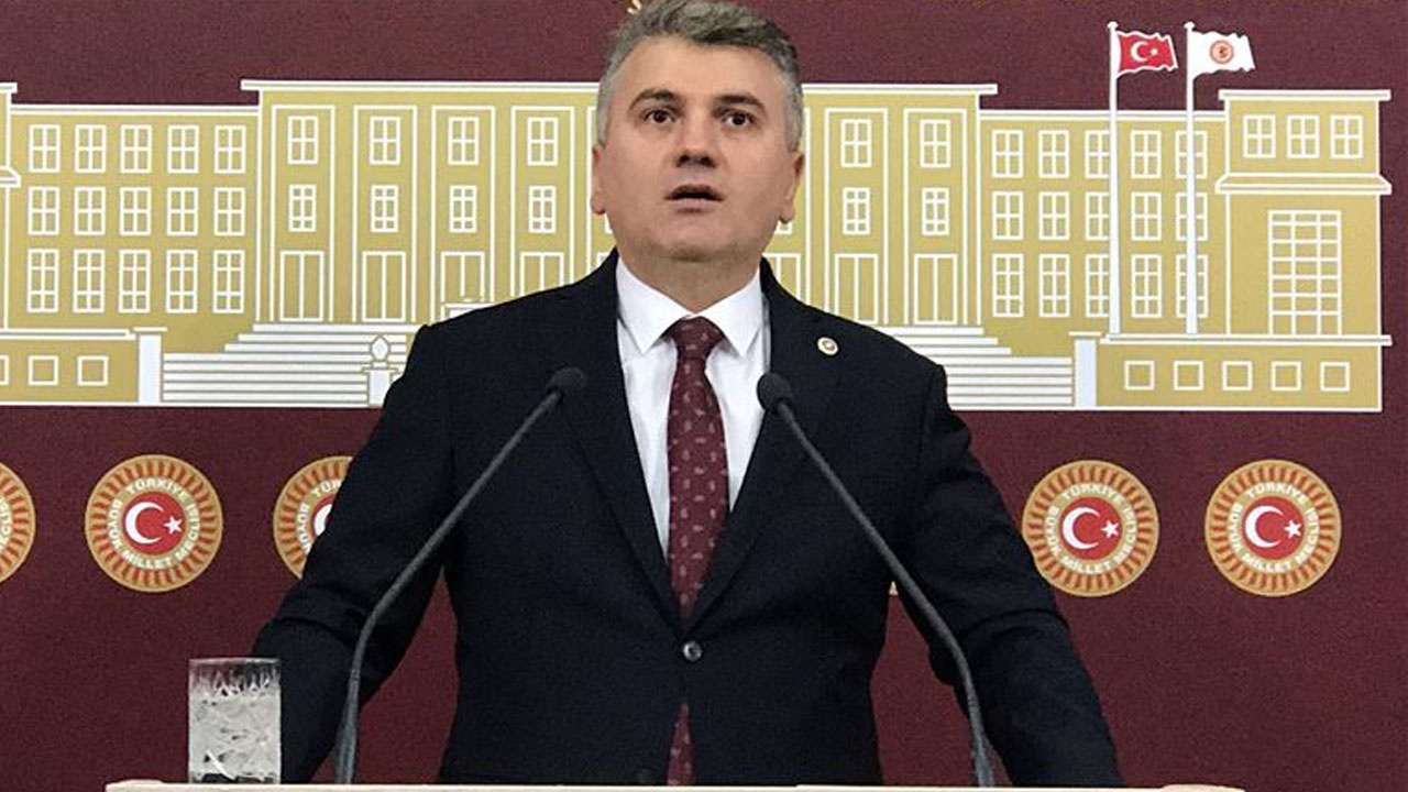 AK Parti Milletvekili Mustafa Canbey Balıkesir'de trafik kazası geçirdi