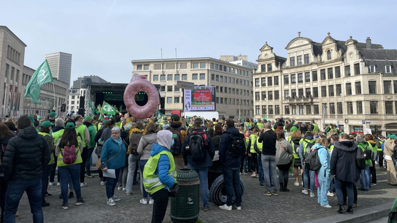 Belçika'da öğretmenler greve gitti, eğitim sistemini protesto etti