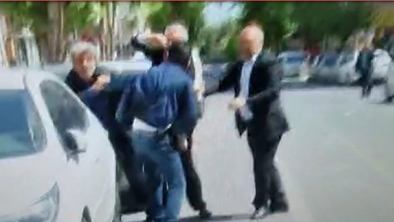 HDP'liler 'Evlat Nöbeti'ndeki babaya saldırıp dövdü! İşte o çirkin saldırı anları...