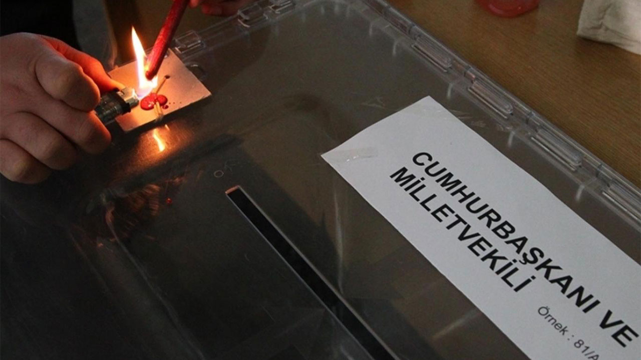 14 Mayıs seçimleri için oy verme işlemi başladı! Yurtdışı seçmenler sandık başında