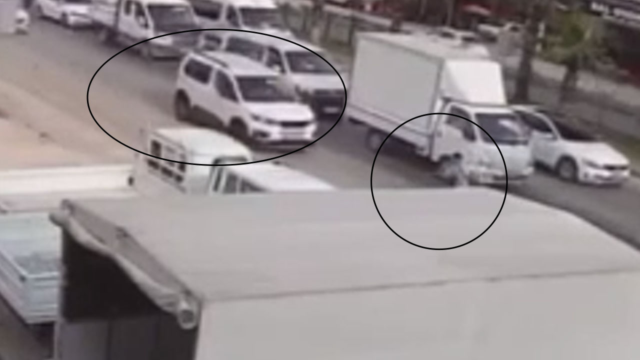 Antalya'da otomobilin çarpmasıyla metrelerce sürüklendi! Ölümden döndüğü anlar kamerada