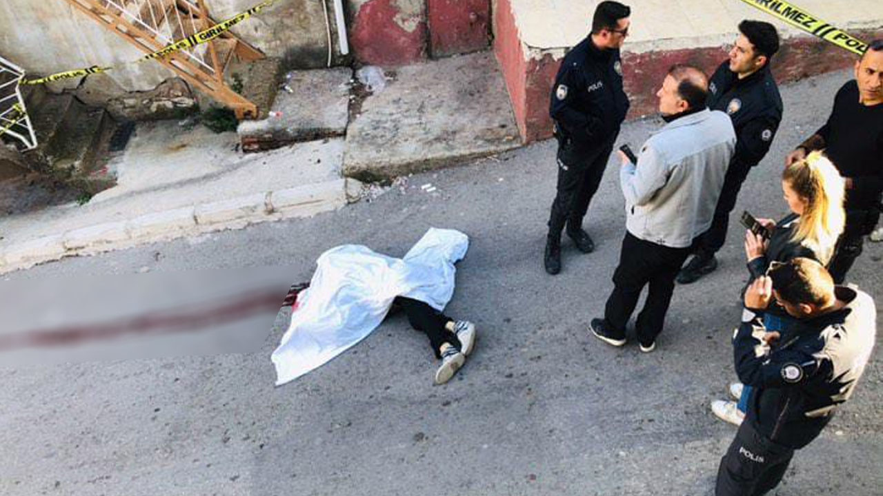 İzmir'de kendisinden 11 yaş küçük karısını çocuğunun gözü önünde öldürdü