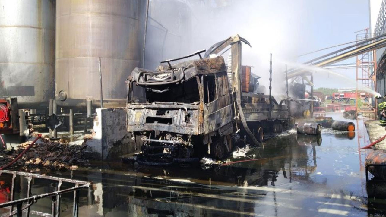 Kırklareli'de kimya ve entegre atık tesisindeki yangın söndürüldü