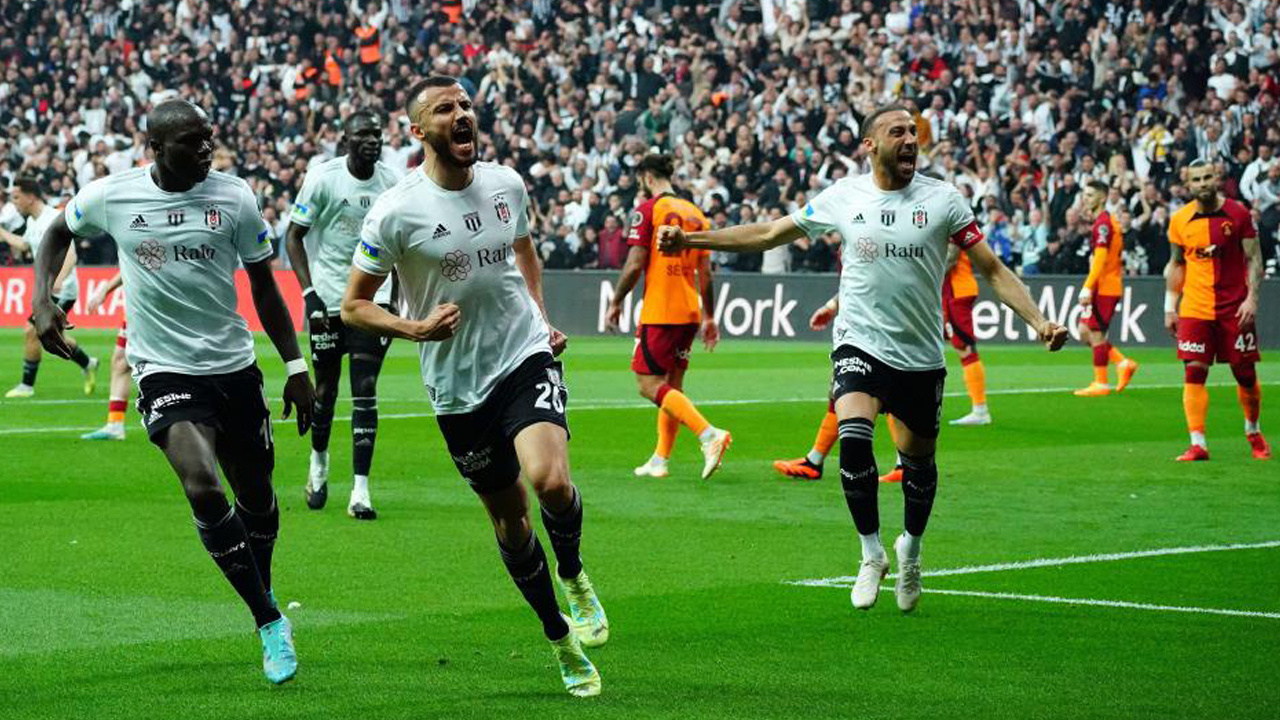 Beşiktaş Galatasaray'ı geriden gelerek devirdi! Aslan zirve yarışında yara aldı...