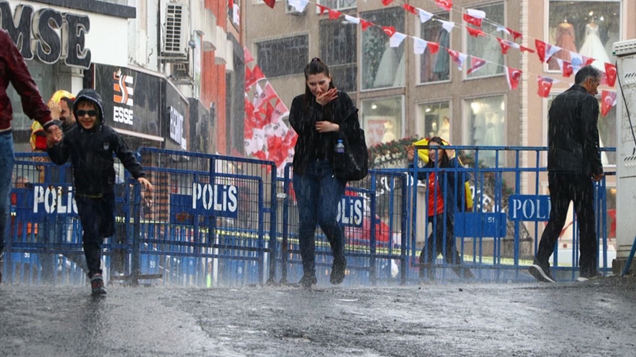 Edirne, Kırklareli ve Tekirdağ'da sağanak yağış etkili oldu