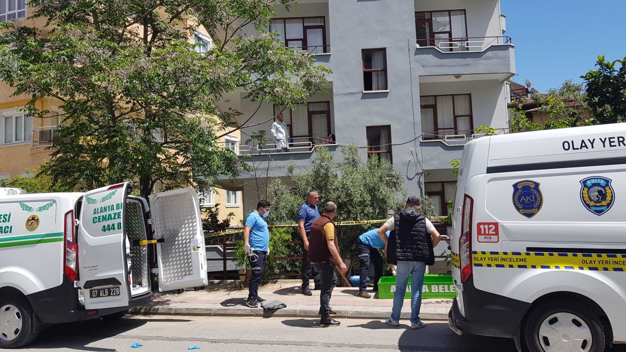 Antalya'da 2 gündür haber alınamayan kadının cesedi dolaptan çıktı!