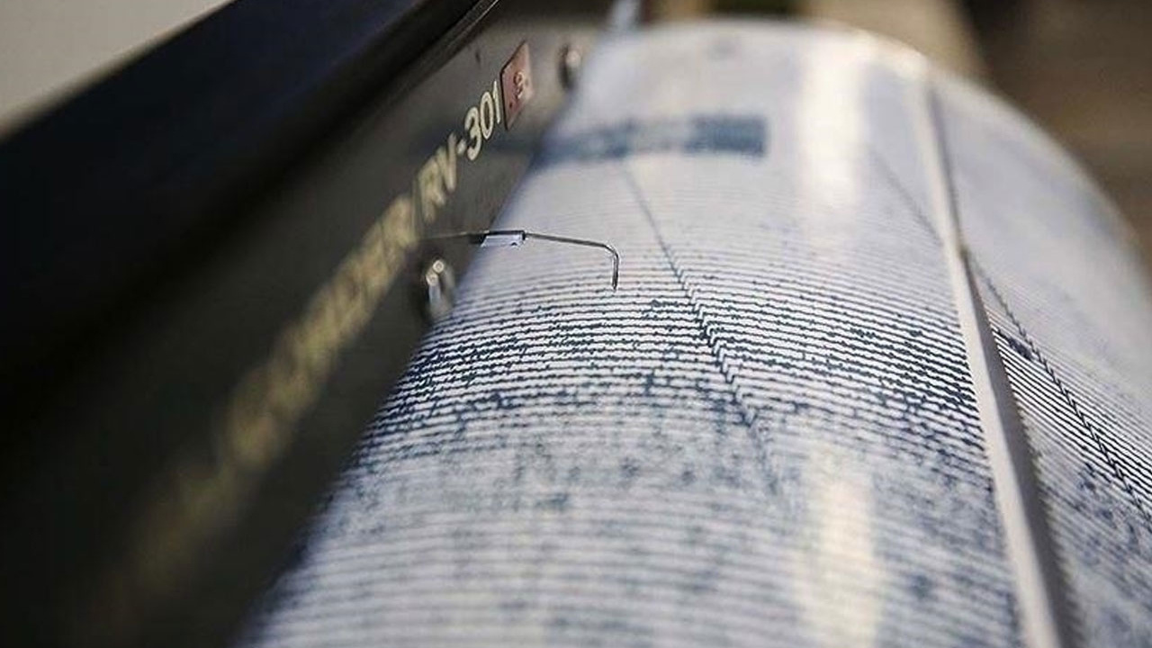 Peş peşe korkutan depremler! Komşularda da hissedildi en büyüğü 5,3 şiddetinde