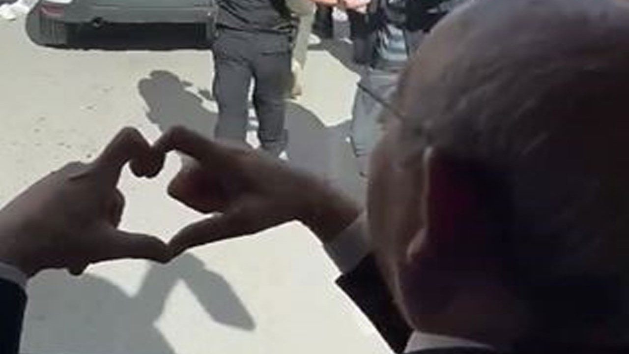 Kemal Kılıçdaroğlu’nun seçim otobüsünden vatandaşa küfür
