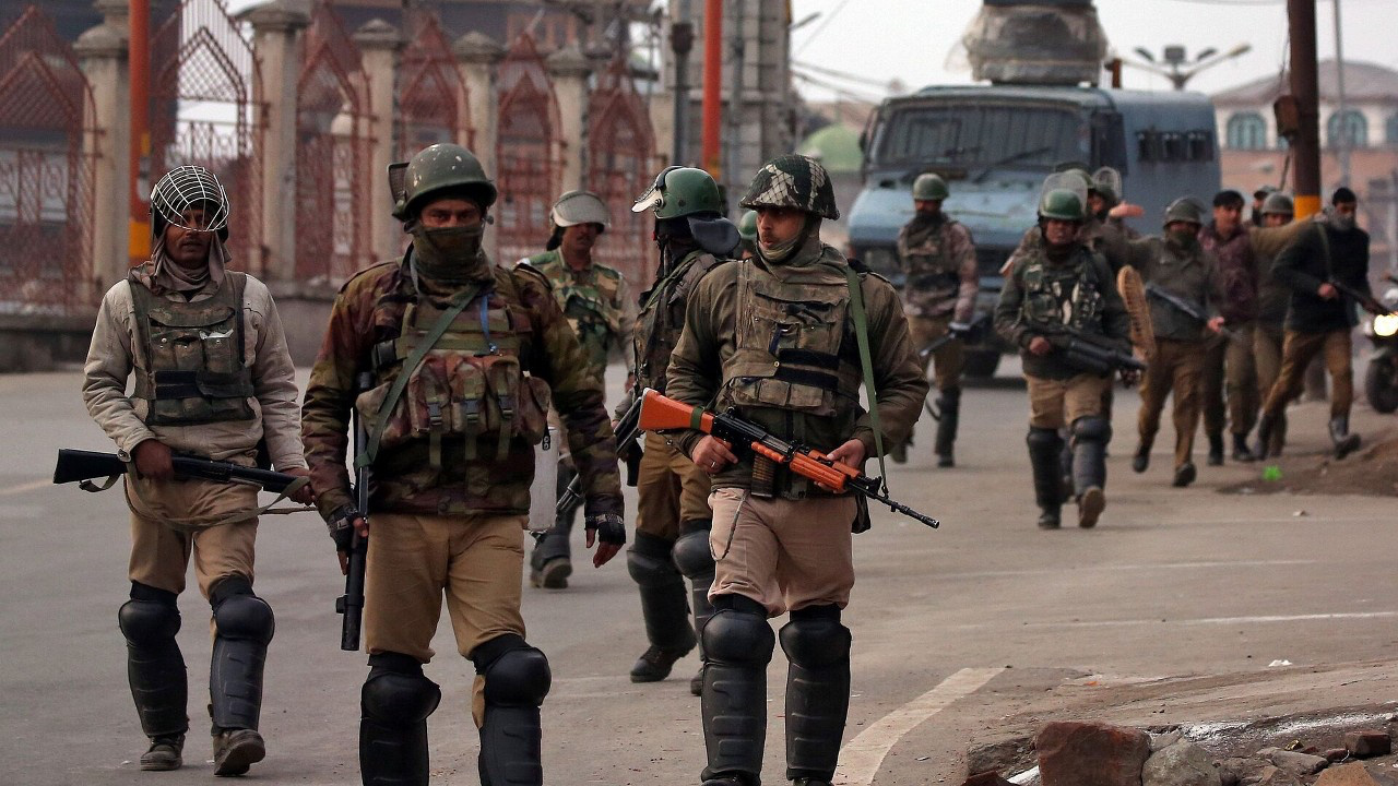 Hindistan'ın Manipur eyaletinde şiddet eylemlerinin ardından bölgeye asker sevk edildi