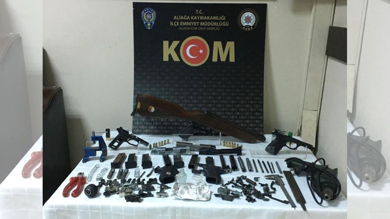 İzmir'de silah imalatçısı ve satıcısı kıskıvrak yakalandı