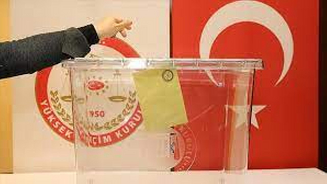 KKTC'de Türkiye'deki 14 Mayıs seçimleri için oy kullanma işlemi devam ediyor