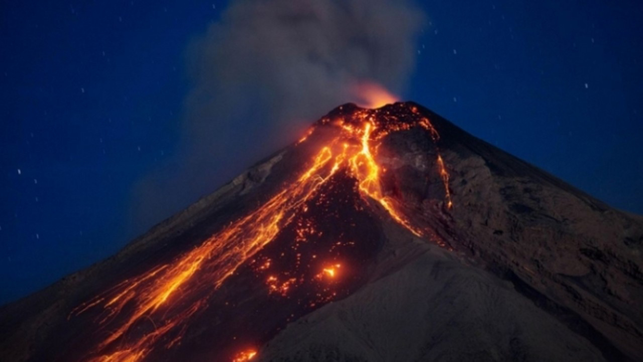 Fuego Yanardağı'nın faaliyete geçtiği Guatemala’da 1054 kişi tahliye edildi
