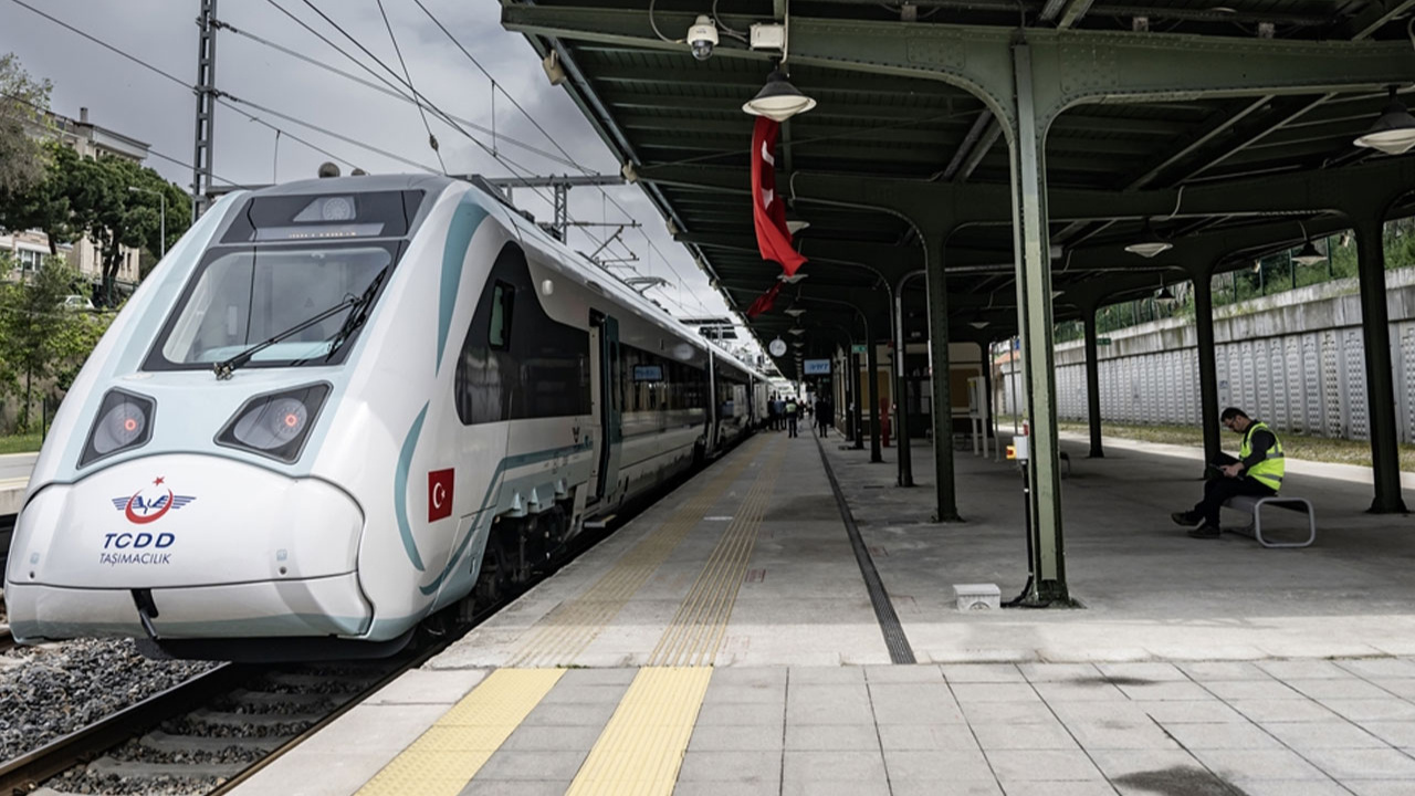 İlk Milli Elektrikli Tren Seti İstanbul'da vatandaşlarla buluşacak