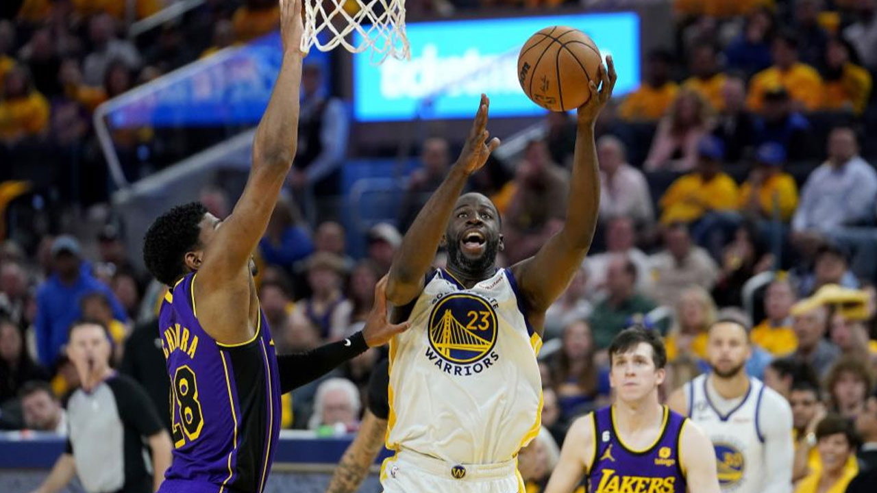 NBA'de Golden State, Lakers'ı yenerek seride eşitliği sağladı