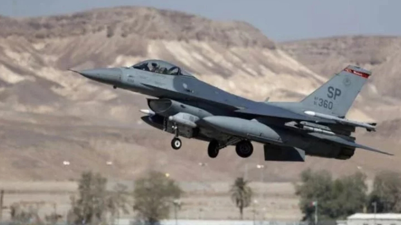 ABD'ye ait F-16 savaş uçağı Güney Kore'de düştü: Pilot hastaneye kaldırıldı!